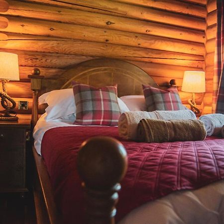 Tomatin - Luxury Two Bedroom Log Cabin With Hot Tub Berwick Upon Tweed Extérieur photo