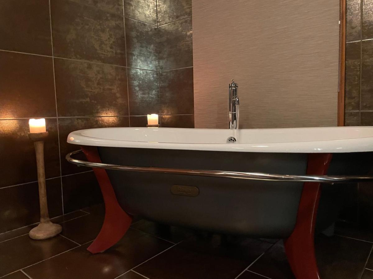 Tomatin - Luxury Two Bedroom Log Cabin With Hot Tub Berwick Upon Tweed Extérieur photo