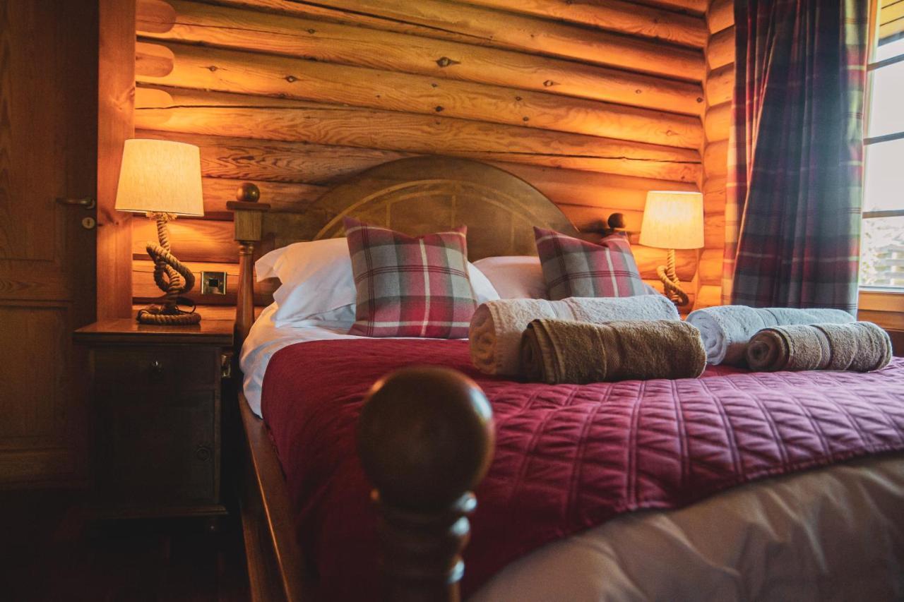 Tomatin - Luxury Two Bedroom Log Cabin With Hot Tub Berwick Upon Tweed Extérieur photo