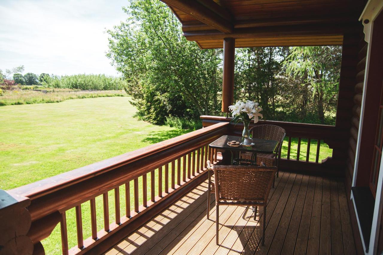 Tomatin - Luxury Two Bedroom Log Cabin With Hot Tub Berwick Upon Tweed Extérieur photo